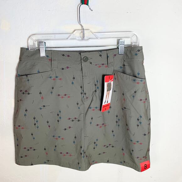 Eddie Bauer Green Arrow Print Skort Skirt Shorts Size 8 (NWT) - Picture 1 of 12